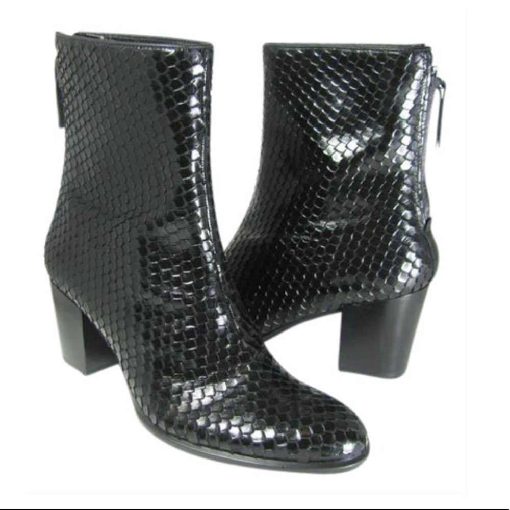Ecco Black Cobra Snakeskin Boots/Booties size 36